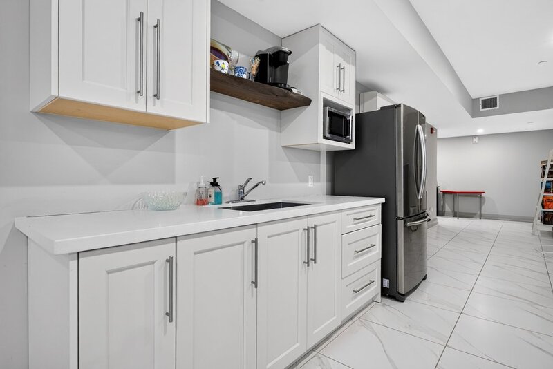 GREAT CONDO UNIT IN PRIME STONEY CREEK LOCATION!