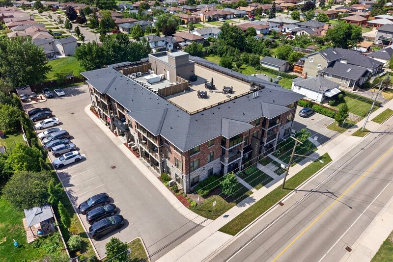 GREAT CONDO UNIT IN PRIME STONEY CREEK LOCATION!