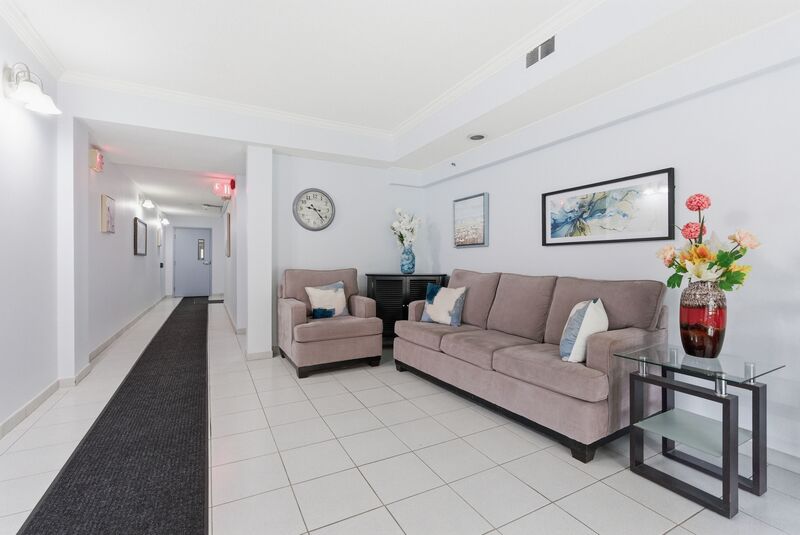 LARGE UNIT IN QUIET STONEY CREEK BUILDING!