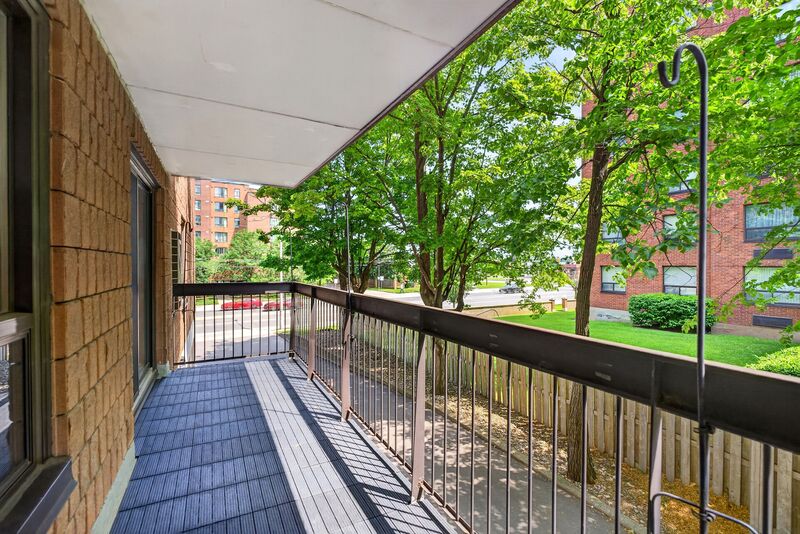LARGE UNIT IN QUIET STONEY CREEK BUILDING!
