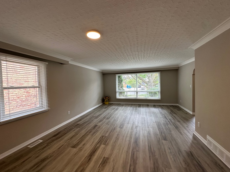 GREAT BUNGALOW IN QUIET TORONTO NEIGHBOURHOOD!