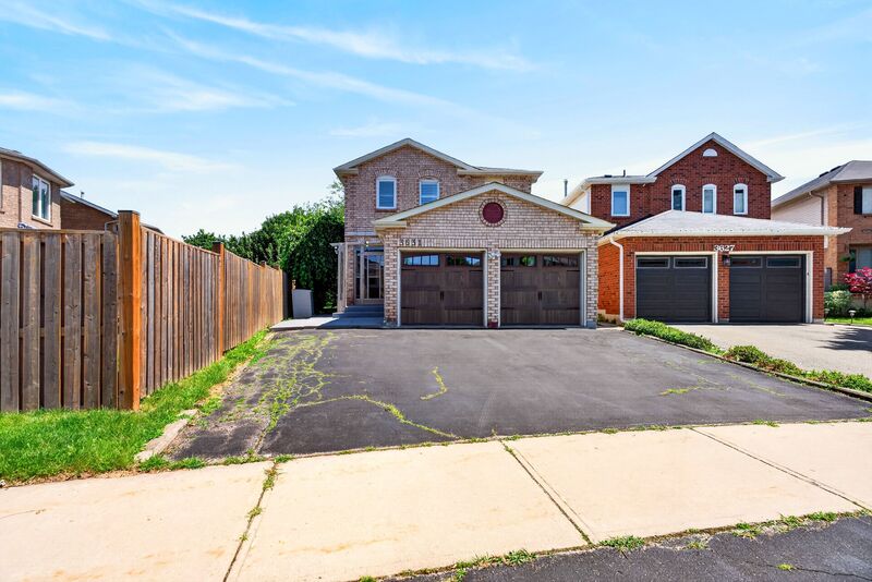 GREAT FAMILY HOME IN QUIET FAMILY NEIGHBOURHOOD IN MISSISSAUGA!