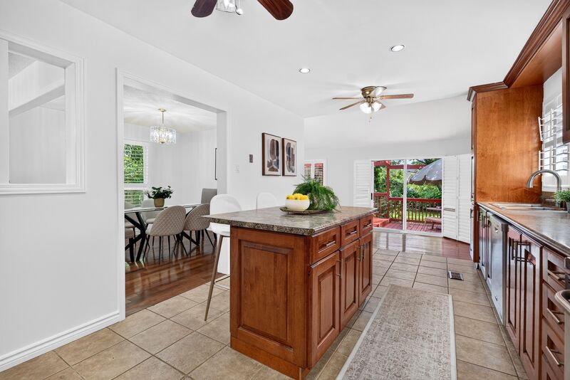 GREAT FAMILY HOME IN QUIET FAMILY NEIGHBOURHOOD IN MISSISSAUGA!