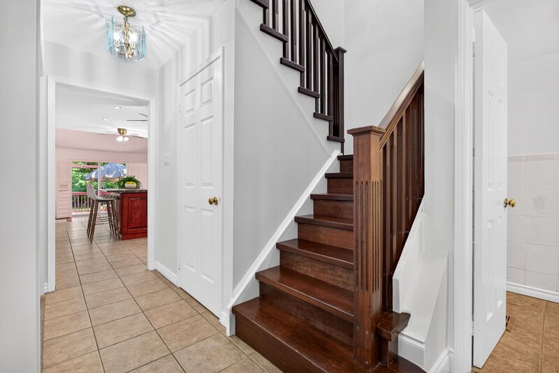 GREAT FAMILY HOME IN QUIET FAMILY NEIGHBOURHOOD IN MISSISSAUGA!