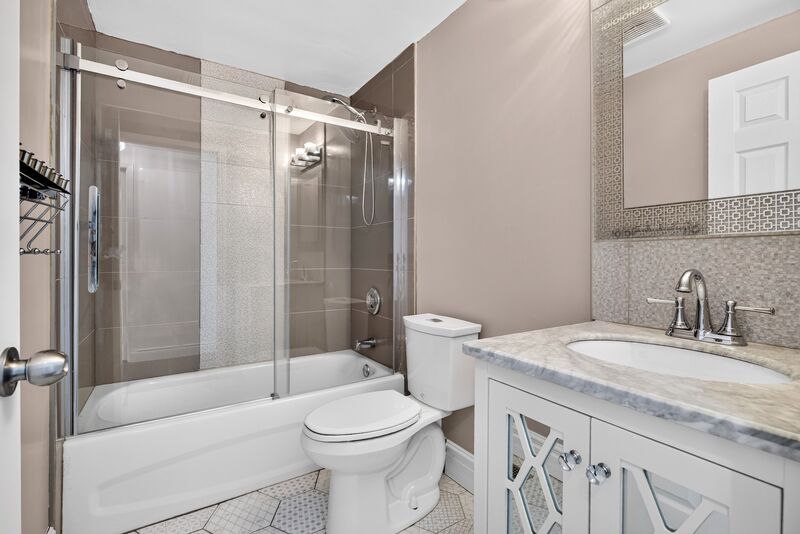 GREAT FAMILY HOME IN QUIET FAMILY NEIGHBOURHOOD IN MISSISSAUGA!