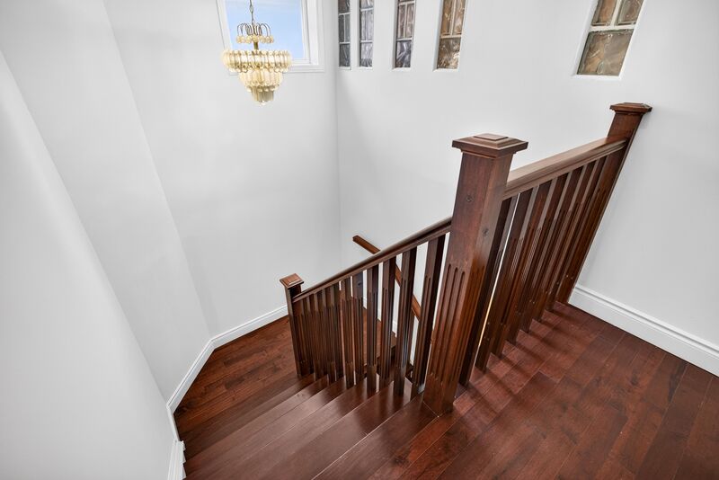 GREAT FAMILY HOME IN QUIET FAMILY NEIGHBOURHOOD IN MISSISSAUGA!