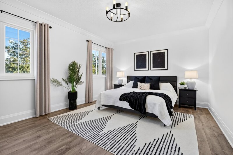 BEAUTIFUL WATERDOWN HOME BACKING ONTO GREENSPACE!