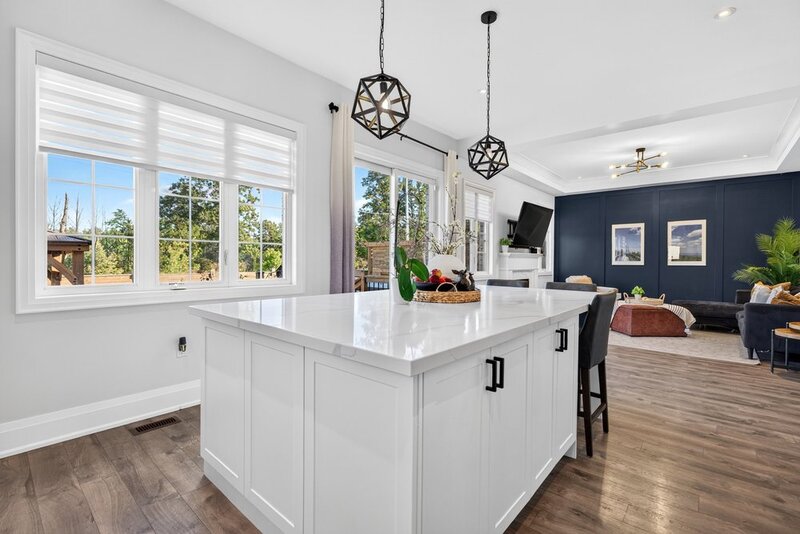 BEAUTIFUL WATERDOWN HOME BACKING ONTO GREENSPACE!