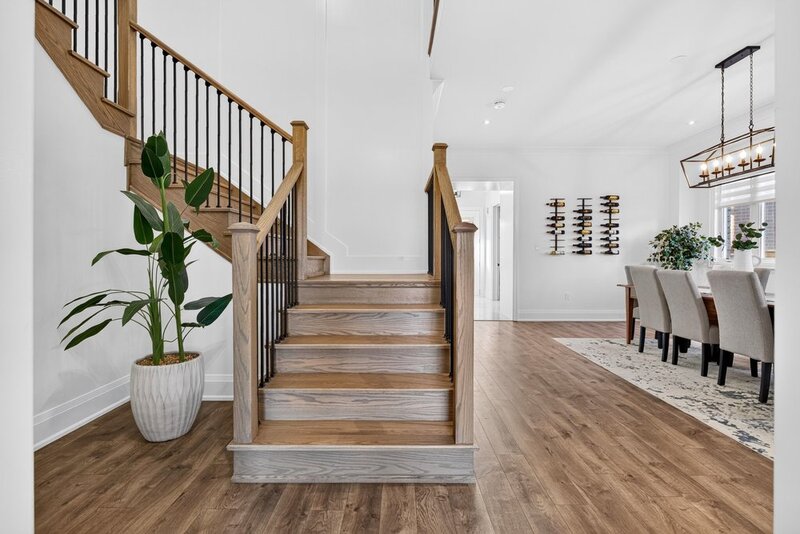 BEAUTIFUL WATERDOWN HOME BACKING ONTO GREENSPACE!