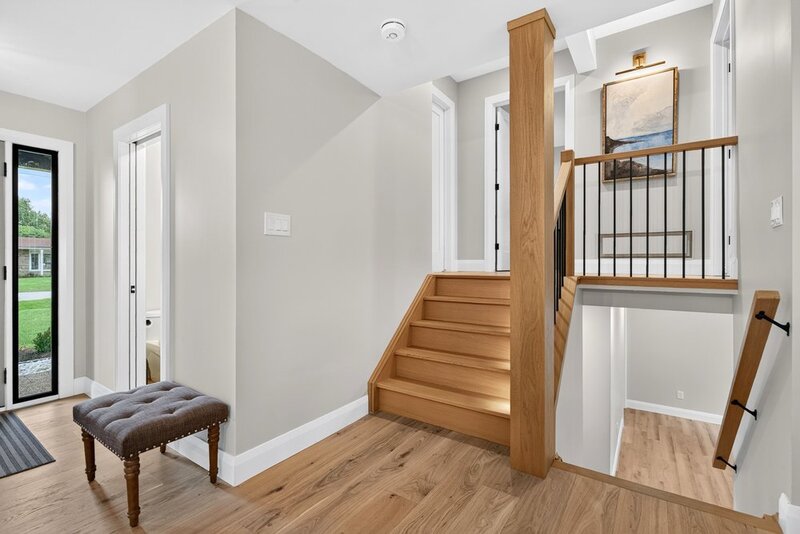 STUNNINGLY RENOVATED GRIMSBY WATERFRONT HOME!