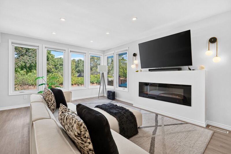 GORGEOUS RAISED RANCH IN SOUGHT AFTER ST. CATHARINES NEIGHBOURHOOD