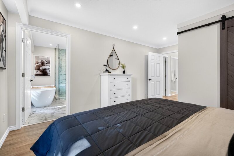 GORGEOUS RAISED RANCH IN SOUGHT AFTER ST. CATHARINES NEIGHBOURHOOD
