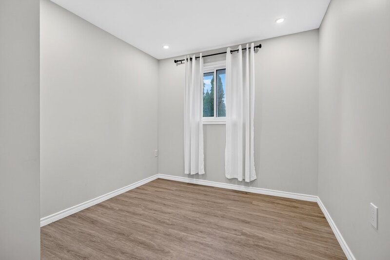 GORGEOUS RAISED RANCH IN SOUGHT AFTER ST. CATHARINES NEIGHBOURHOOD