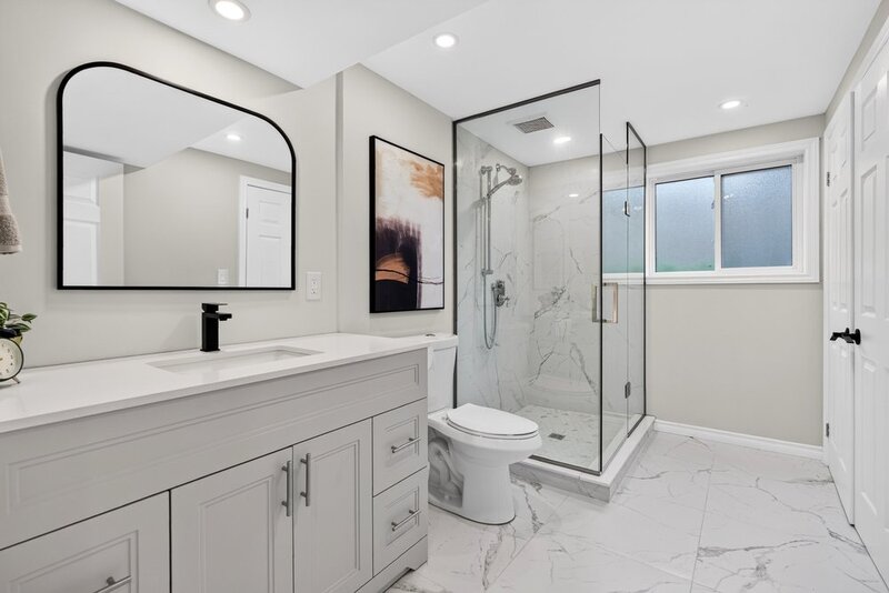 GORGEOUS RAISED RANCH IN SOUGHT AFTER ST. CATHARINES NEIGHBOURHOOD