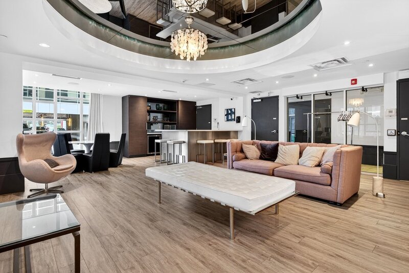 2 UNDERGROUND PARKING SPACES & LAKE VIEWS IN SOUGHT AFTER GRIMSBY NEIGHBOURHOOD