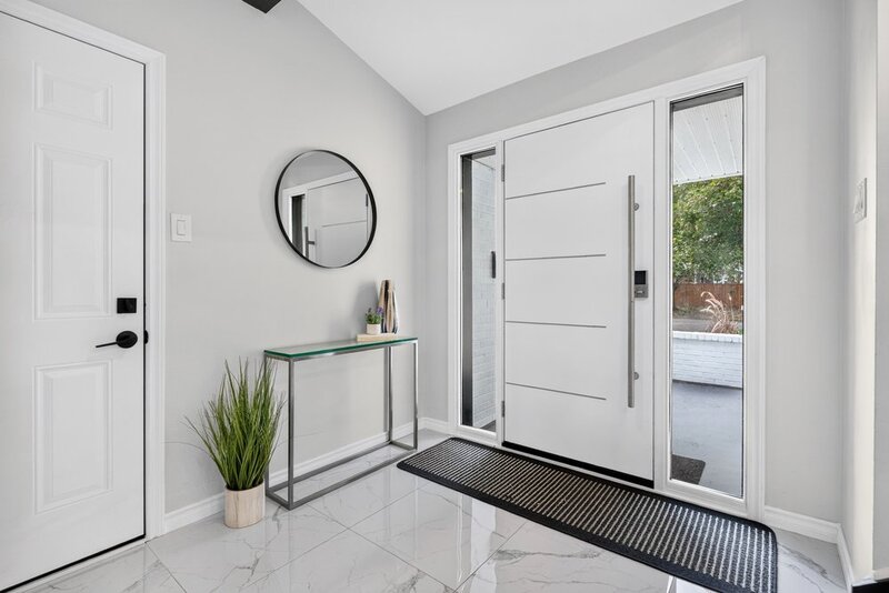 GORGEOUS RAISED RANCH IN SOUGHT AFTER ST. CATHARINES NEIGHBOURHOOD