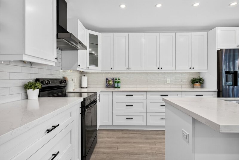 GORGEOUS RAISED RANCH IN SOUGHT AFTER ST. CATHARINES NEIGHBOURHOOD