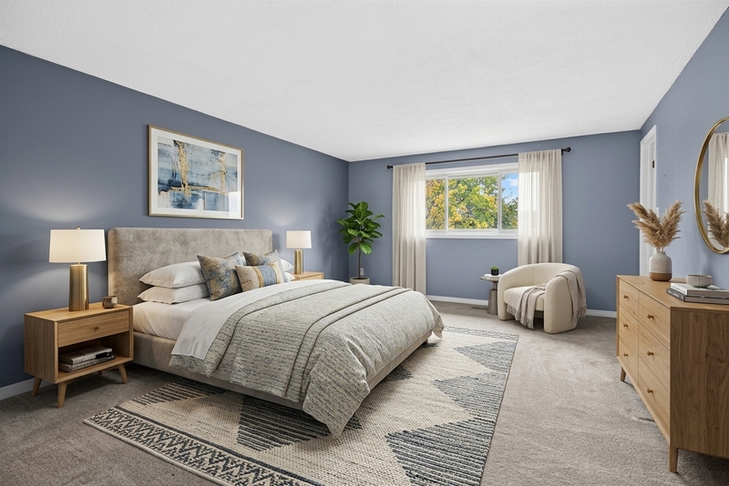 SPACIOUS END-UNIT IN SOUGHT AFTER STONEY CREEK NEIGHBOURHOOD